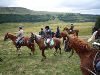  Pbaños a caballo en Auvernia en agosto 